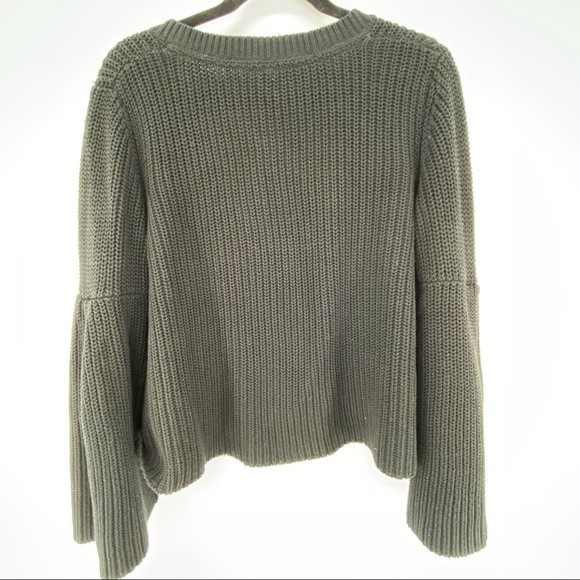 NWOT Free People V Neck Bell Sleeve Cableknit Sweater Damsel BLACK size M - Picture 3 of 8